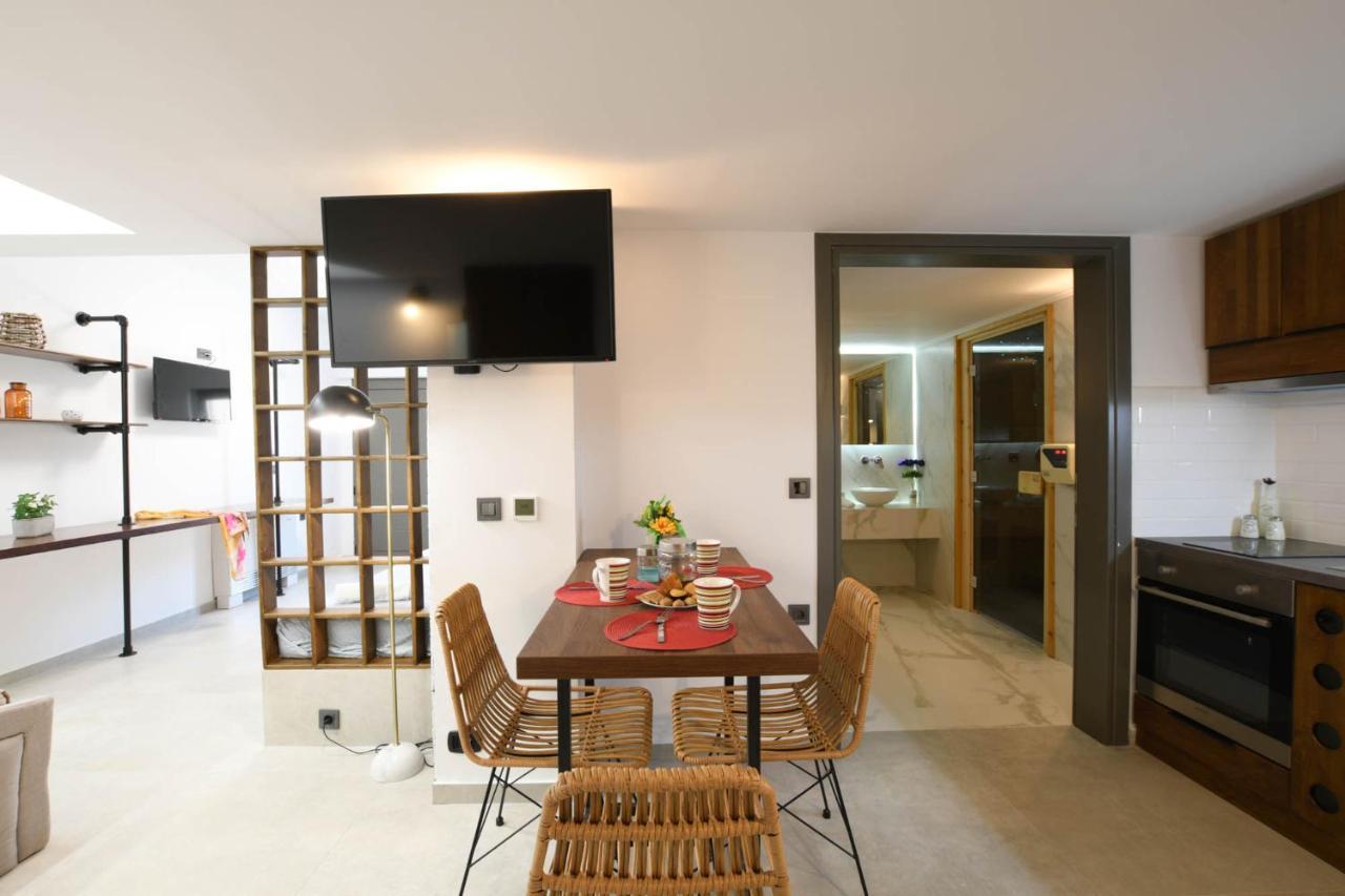Orion Eco Suites Karteros Bagian luar foto