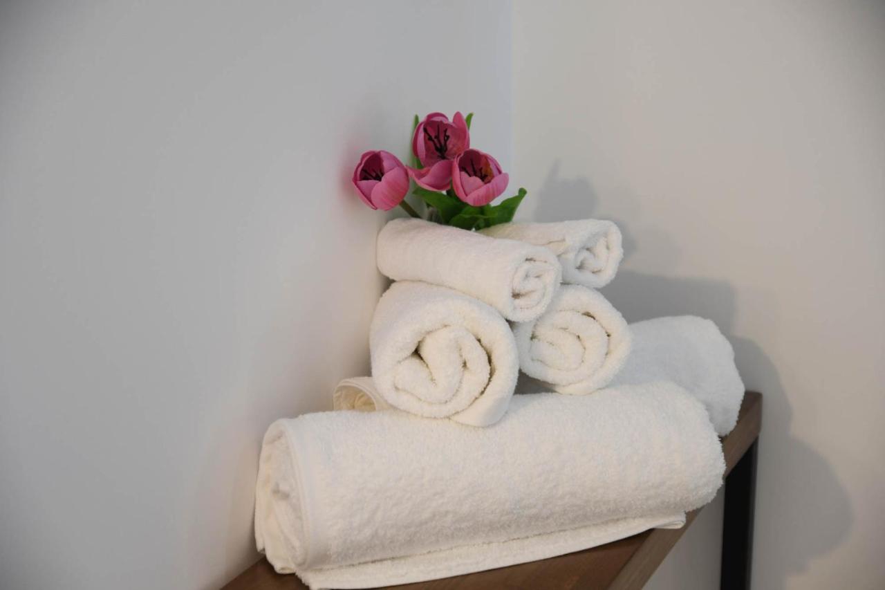 Orion Eco Suites Karteros Bagian luar foto