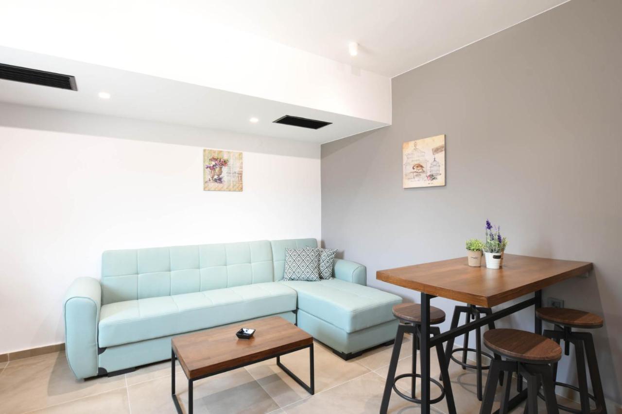 Orion Eco Suites Karteros Bagian luar foto