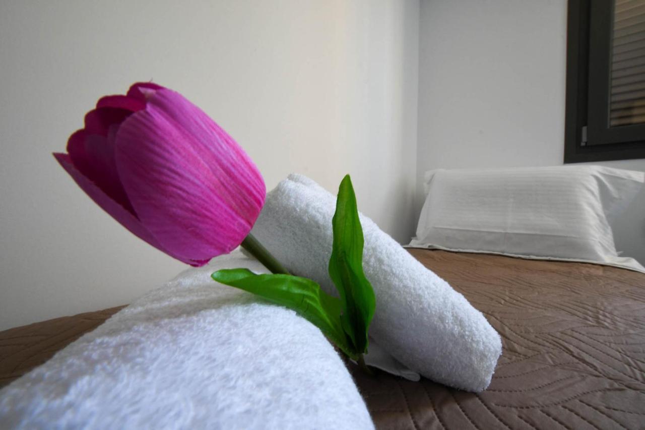 Orion Eco Suites Karteros Bagian luar foto