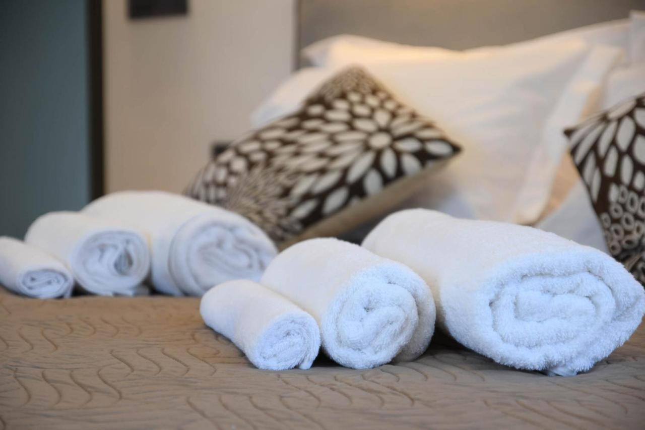 Orion Eco Suites Karteros Bagian luar foto