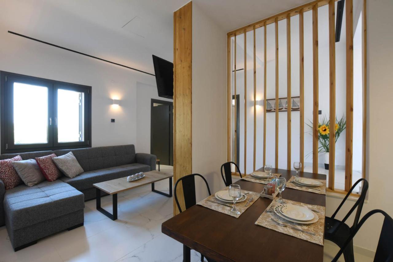 Orion Eco Suites Karteros Bagian luar foto