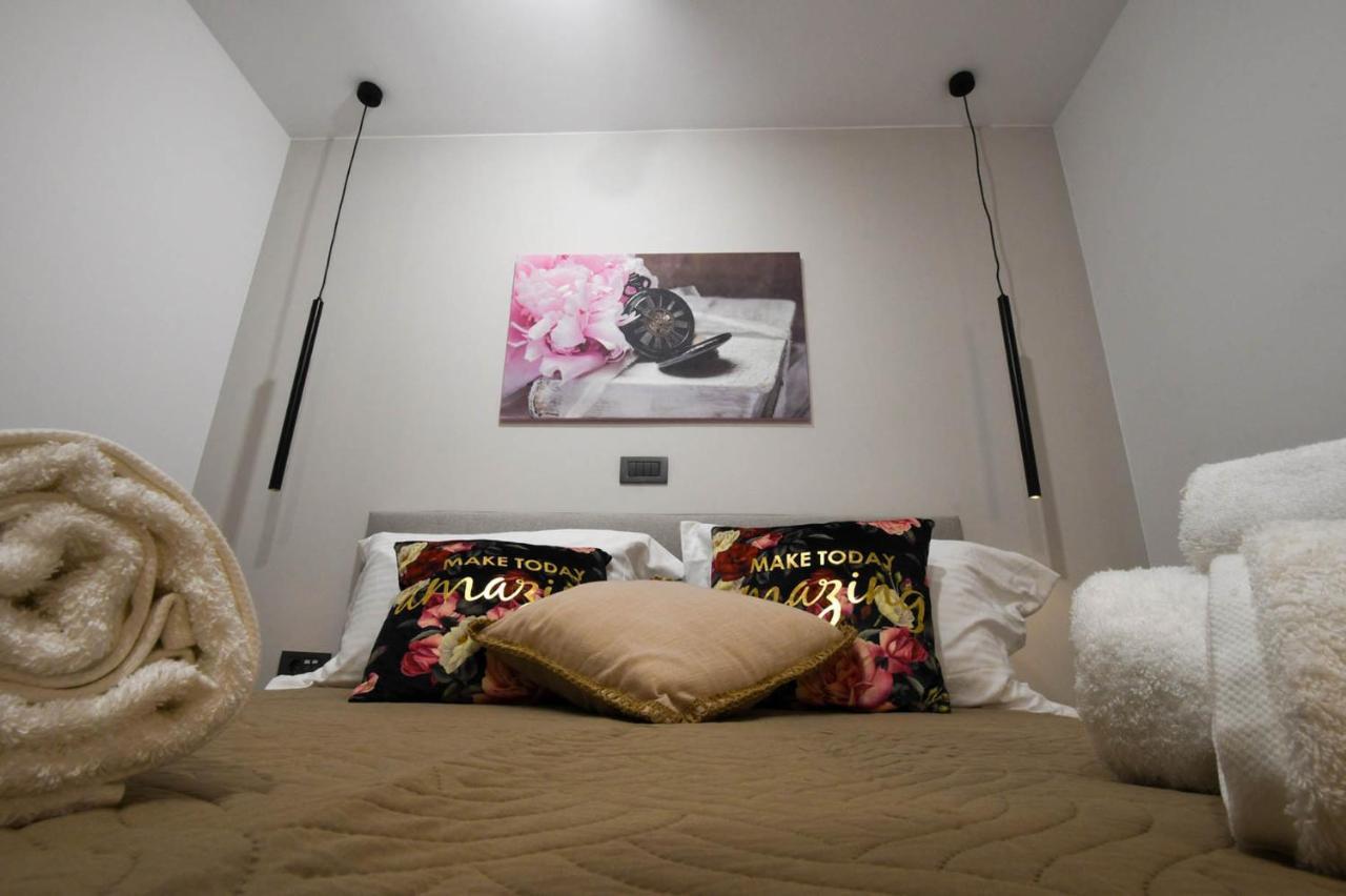 Orion Eco Suites Karteros Bagian luar foto
